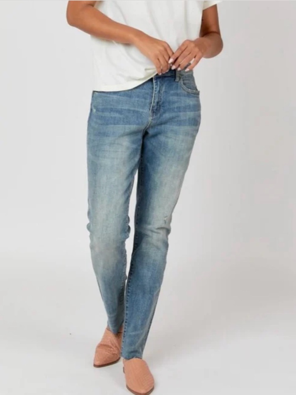 Women’s Straight Leg Jeans in Light Blue Wash, stylish, casual